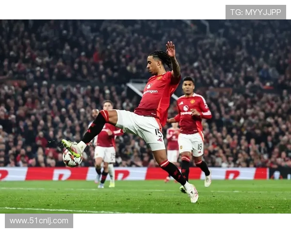 曼联主场2-1力克切尔西 赛季首胜彰显红魔韧性